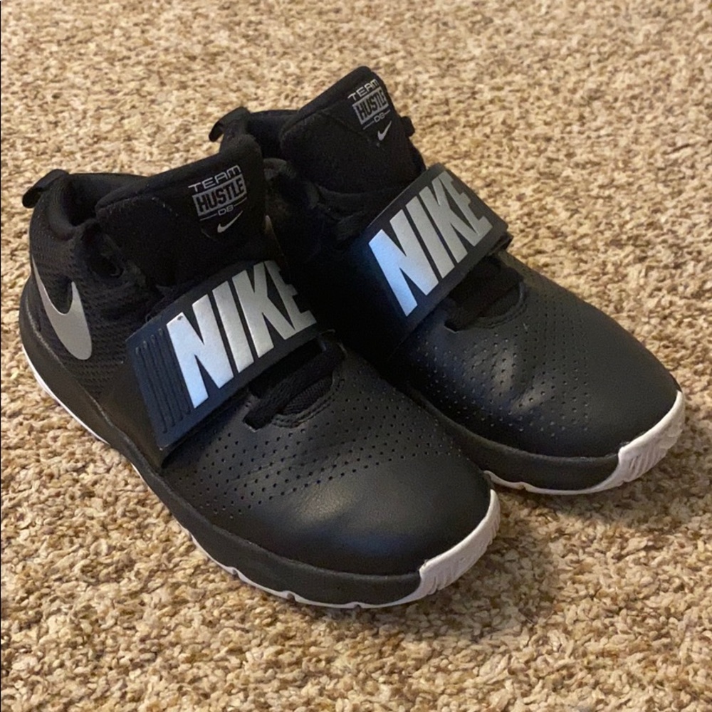 Nike Youth Basketball Shoe